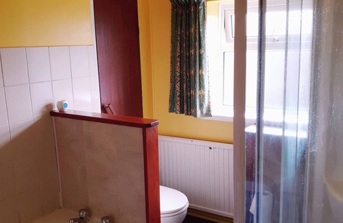 Carmarthen Bed & Breakfast | Old Priory Guest House