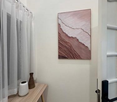 Van Mieu Apartment | Old Quarter Homestay 302-Private bathroom-Railway
