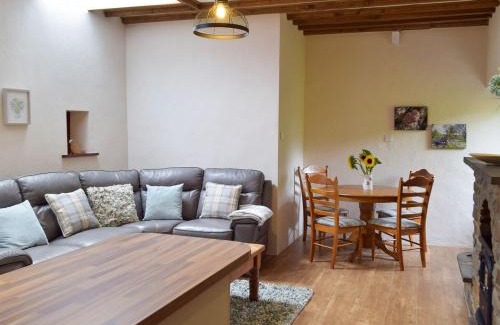 Dinas Cross House | Old Rectory Cottage - Dinas Country Club