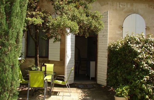 Rochefort-du-Gard Apartment | "Old Silk Mill" carastery house