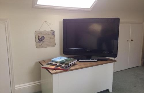 Richmond-upon-Thames Bed & Breakfast | Old Station Gardens, SW London