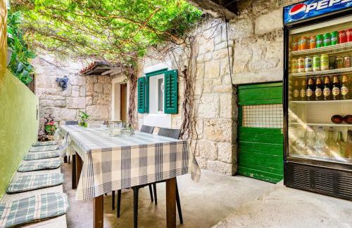 Mravince House | Old Stone House with private Swimming Pool