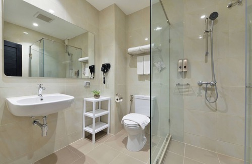 Pom Prap Hotel | Old Thai Heng Hotel