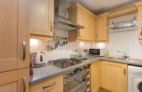 Old Town Apartment | Old Tolbooth Wynd [393] Cosy 2 bedroom apartment with secure private parking just off the Royal Mile