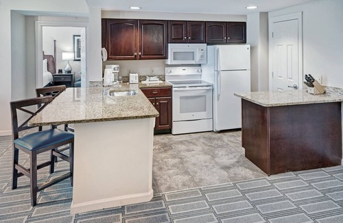 Potomac West Condo | Old Town Alexandria | Two 2BR/2BA King Suites