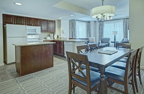 Potomac West Condo | Old Town Alexandria | Four 2BR/2BA King Suites