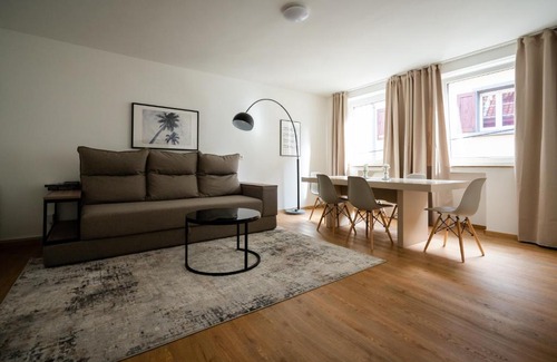 Dusseldorf Old Town Apartment | Old Town Apartment 2 rooms/baths