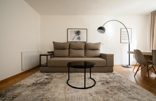 Dusseldorf Old Town Apartment | Old Town Apartment 2 rooms/baths