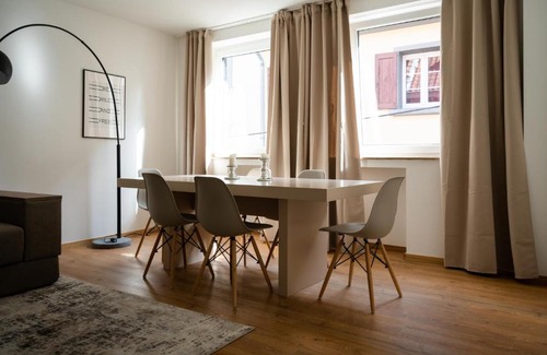Dusseldorf Old Town Apartment | Old Town Apartment 2 rooms/baths