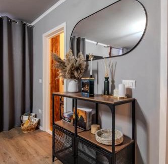 Craiova Apartment | Old Town by Humpback