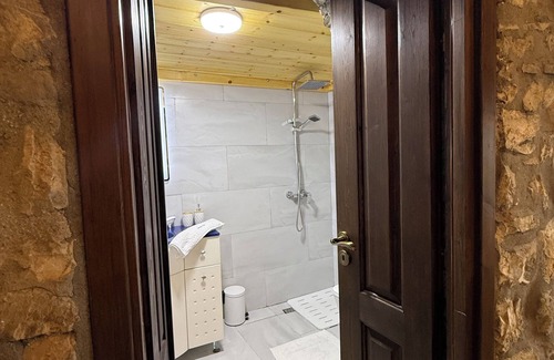 Berat House | Old Town Guesthouse Guri