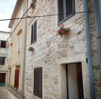 Pag Villa | Old town house
