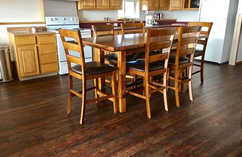 Homer Cabin | Old Town Lodge - Big View, 4 Bedrooms, Walk to everything!
