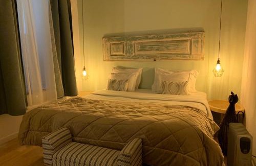 Misericordia House | Old Town Lx Suites