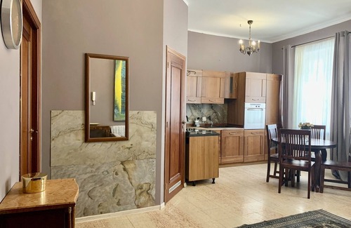 Old Town Apartment | Old Town Oasis: Artistic 2-Bedroom Gem Residence in the Crown of Barbican Walls