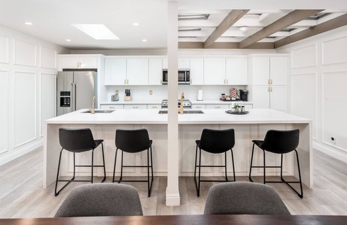 Cavalier Vista House | Old Town Scottsdale Modern Home w/Private Heated Pool & Golf Putting Green