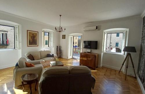 Kotor Old Town Apartment | Old Town Sea Gate Apartment