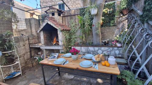 Split Apartment | Old Town Sole