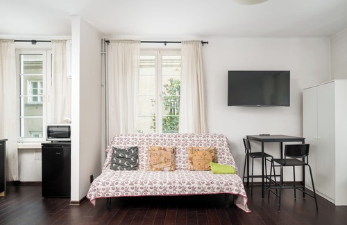 Old Town Apartment | Old Town Square Black & White Studio