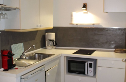 Boulogne-sur-Mer Apartment | Old town studio in terrace residence in the ramparts near the castle