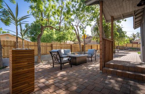 Cottonwood House | Old Town Stunner