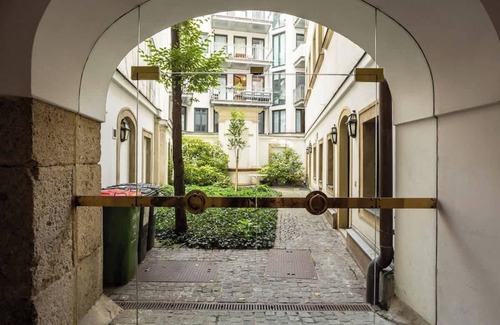 Innere Stadt Apartment | Old Town | Super Fast Wifi | Air Con
