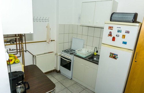 Bucharest City-Centre House | Old Town-Twin Private Room Nr 5 &Self Check In System&Free WiFi&Free Washer