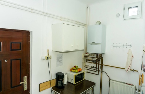 Bucharest City-Centre House | Old Town-Twin Private Room Nr 5 &Self Check In System&Free WiFi&Free Washer