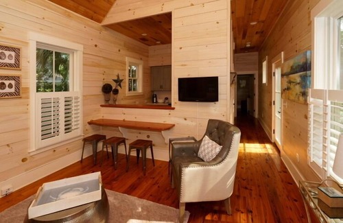 Olde Town Cottage | Old Towne Cottage premier location
