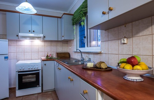 Psarou Cottage | OLD TWO-STOREY HOUSE | ILYESSA COTTAGES