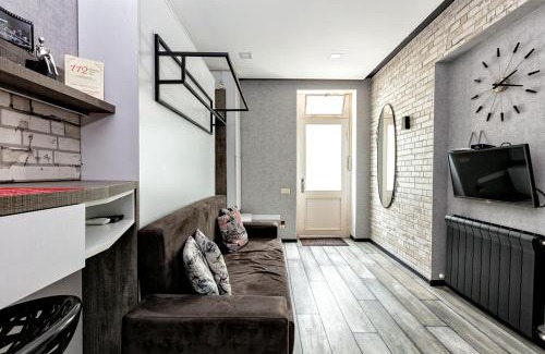Tbilisi City Centre Apartment | Old Walls 2