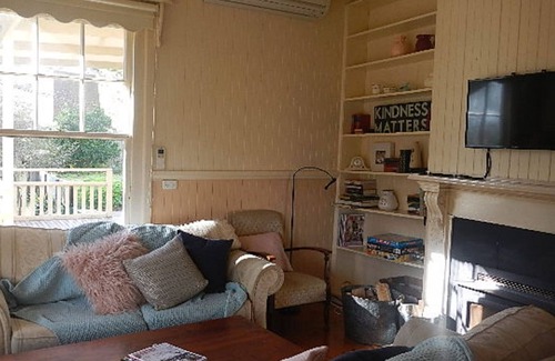 Warburton Cottage | Old Warburton Railway Cottage