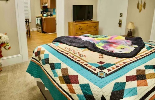 Macon Apartment | Old West chic in downtown Macon. Private parking!