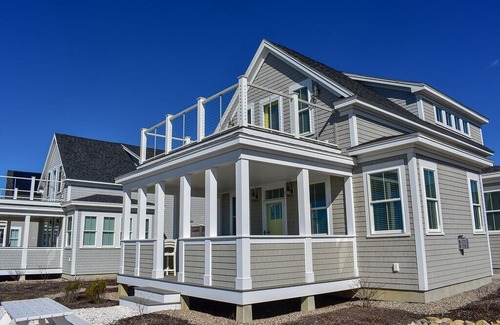 Dennis Port House | Old Wharf Rd 61 #26- Oceanfront 4 bedroom Heritage Sands freestanding condo