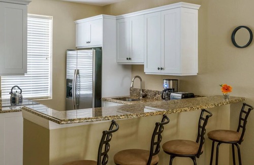 Marco Island Hotel | Olde Marco Deluxe 2BR Suite w/Gourmet Kitchen & Modern Coastal Décor