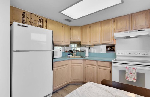 Marco Island Condo | Olde Marco Oasis! Charming, Beautiful & Great Location!