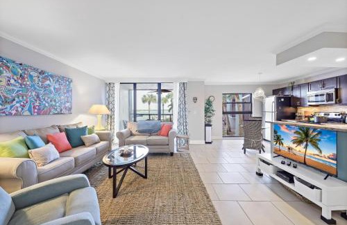 Marco Island House | Olde Marco riverfront condo with pools and tennis