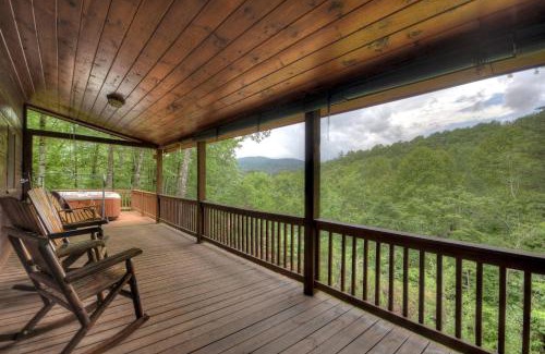 Blue Ridge House | Ole Bear Paw Cabin - Cherry Log GA - Cozy Retreat, Stunning Views, Hot Tub, Outdoor Fire Pit, Porch Swing