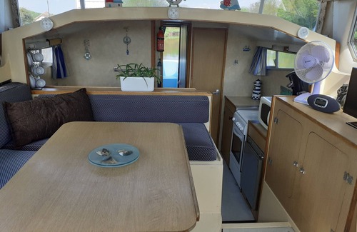 Cuffy Boat Rental | "OLEA" BOAT. Nevers. Magny-Cours. Loire. Allier. Loire Valley Center