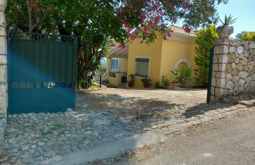 Agia Pelagia Chlomou Villa | Olea Home