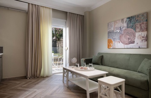 Neos Marmaras Apartment | Olenia Luxury Apartments 3