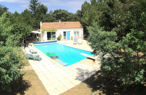 Dolus-d'Oleron House | OLERON rents house in the pines, near beach, heated swimming pool, terrace, garden