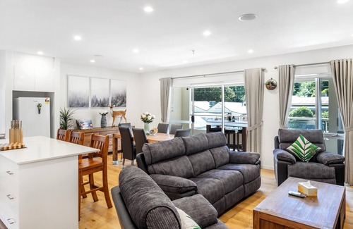 Olinda Apartment | Olinda Two Bedroom Apartment B2 - This beautiful and comfortably furnished apartment is centrally located in the village of Olinda.