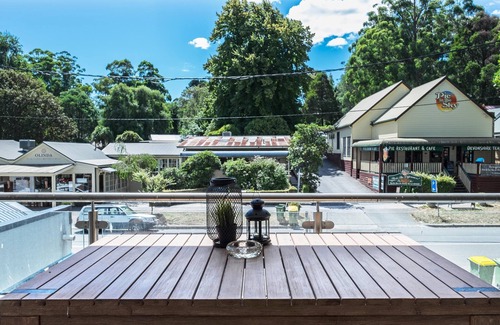Olinda Apartment | Olinda Two Bedroom Apartment B2 - This beautiful and comfortably furnished apartment is centrally located in the village of Olinda.