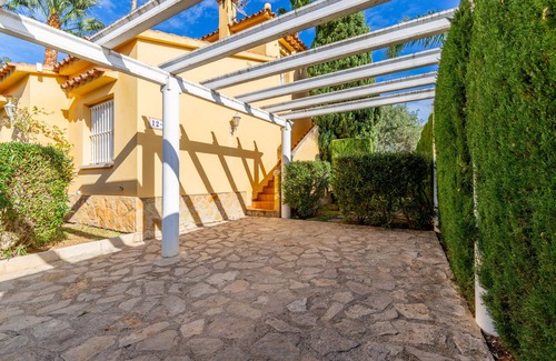 Molinell Villa | Oliva Nova Golf pool, private garden, ADSL-Wifi, TV SAT and offerts 2013