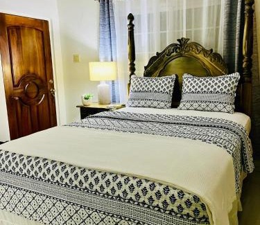 Runaway Bay Apartment | Olive Breeze