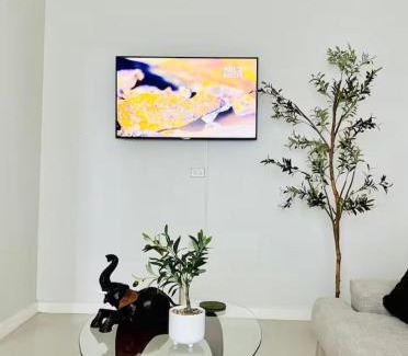 Runaway Bay Apartment | Olive Breeze