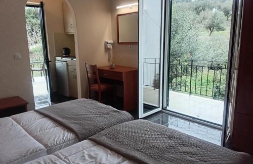 Marathias Bed & Breakfast | Olive house