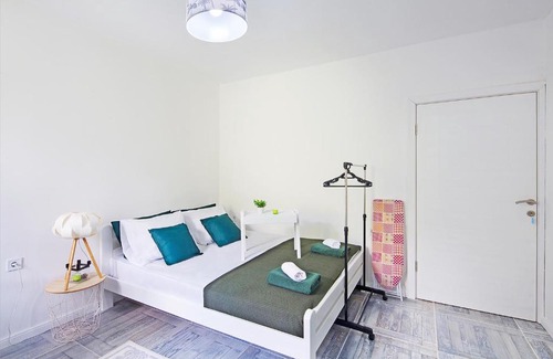 Radanovici Apartment | Olive natural