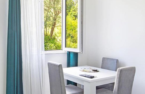 Radanovici Apartment | Olive natural